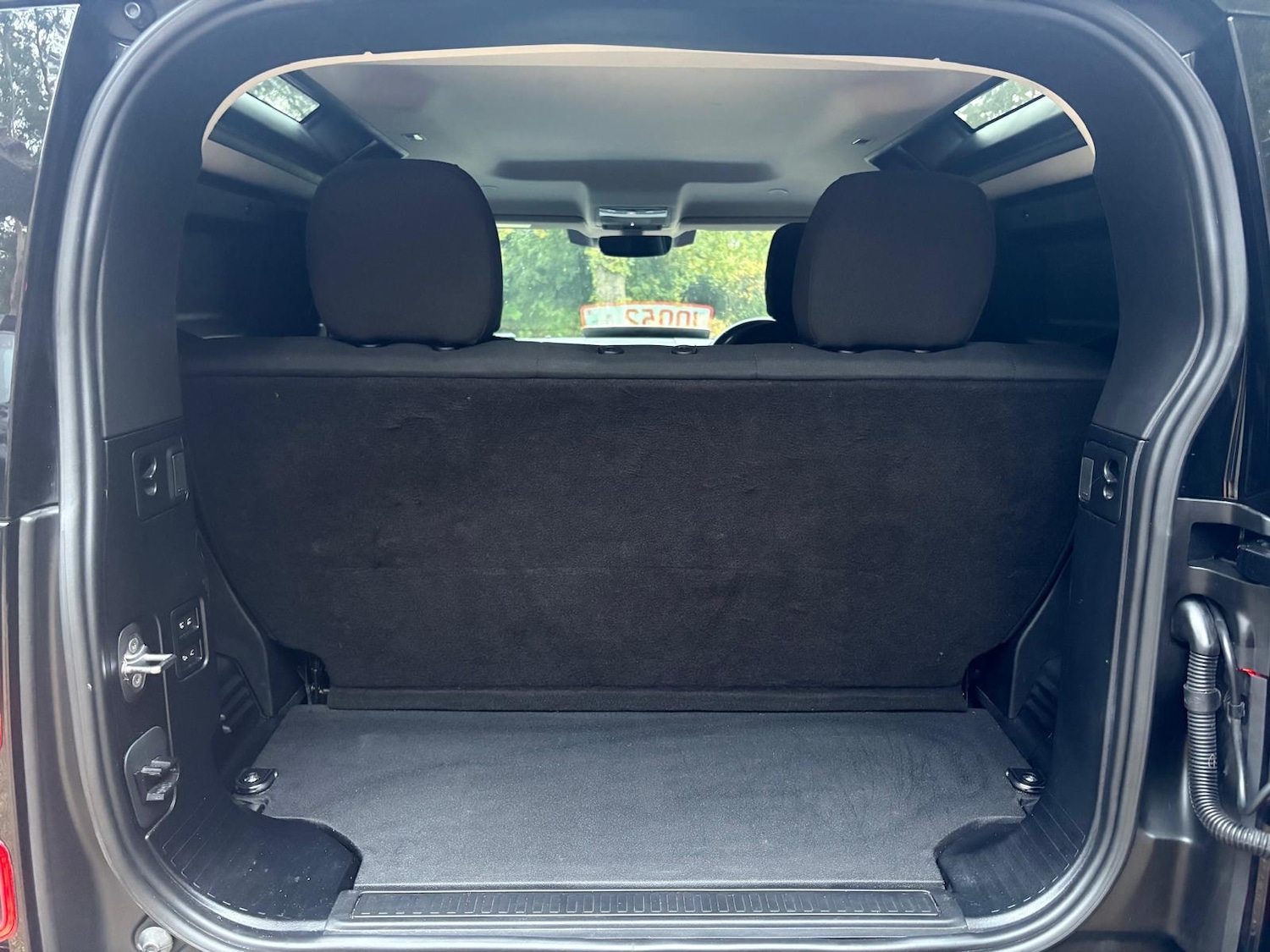 Used Land Rover Defender 2023 for sale - 76252775: Photo 15