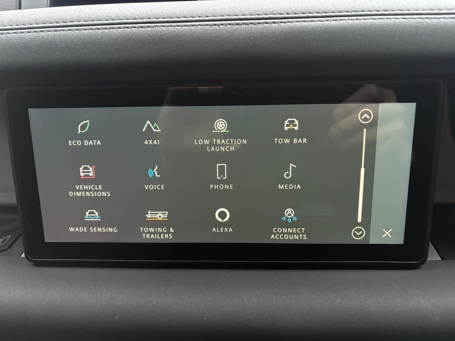 Used Land Rover Defender 2023 for sale - 76252775: Photo 19