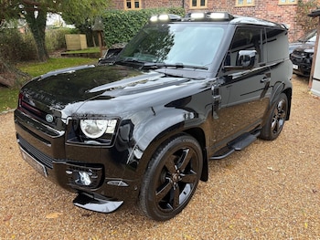 Land Rover - Defender