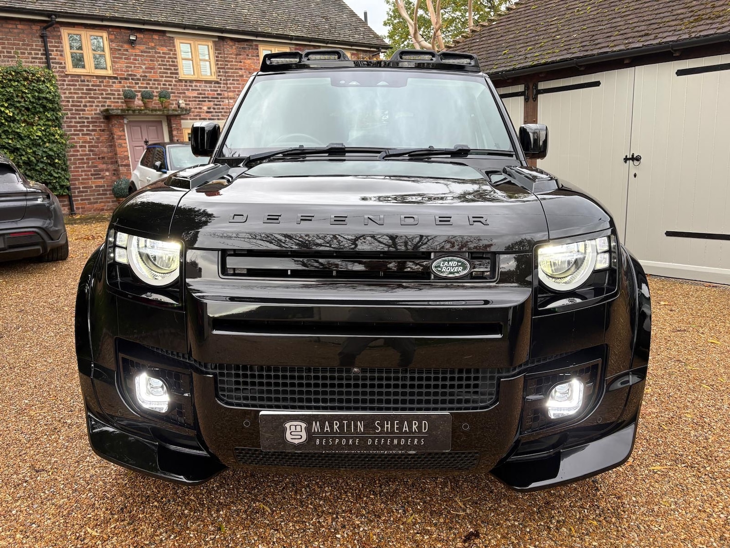 Used Land Rover Defender 2023 for sale - 76252775: Photo 2