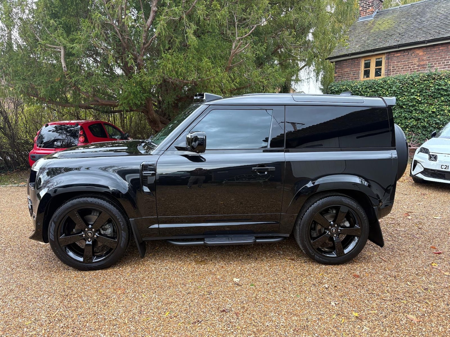 Used Land Rover Defender 2023 for sale - 76252775: Photo 6