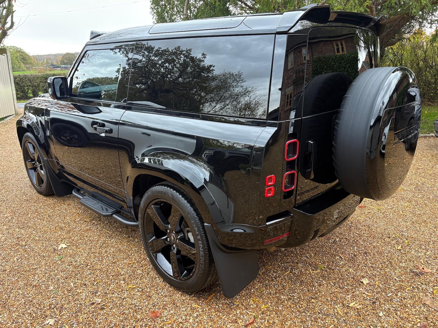 Used Land Rover Defender 2023 for sale - 76252775: Photo 9