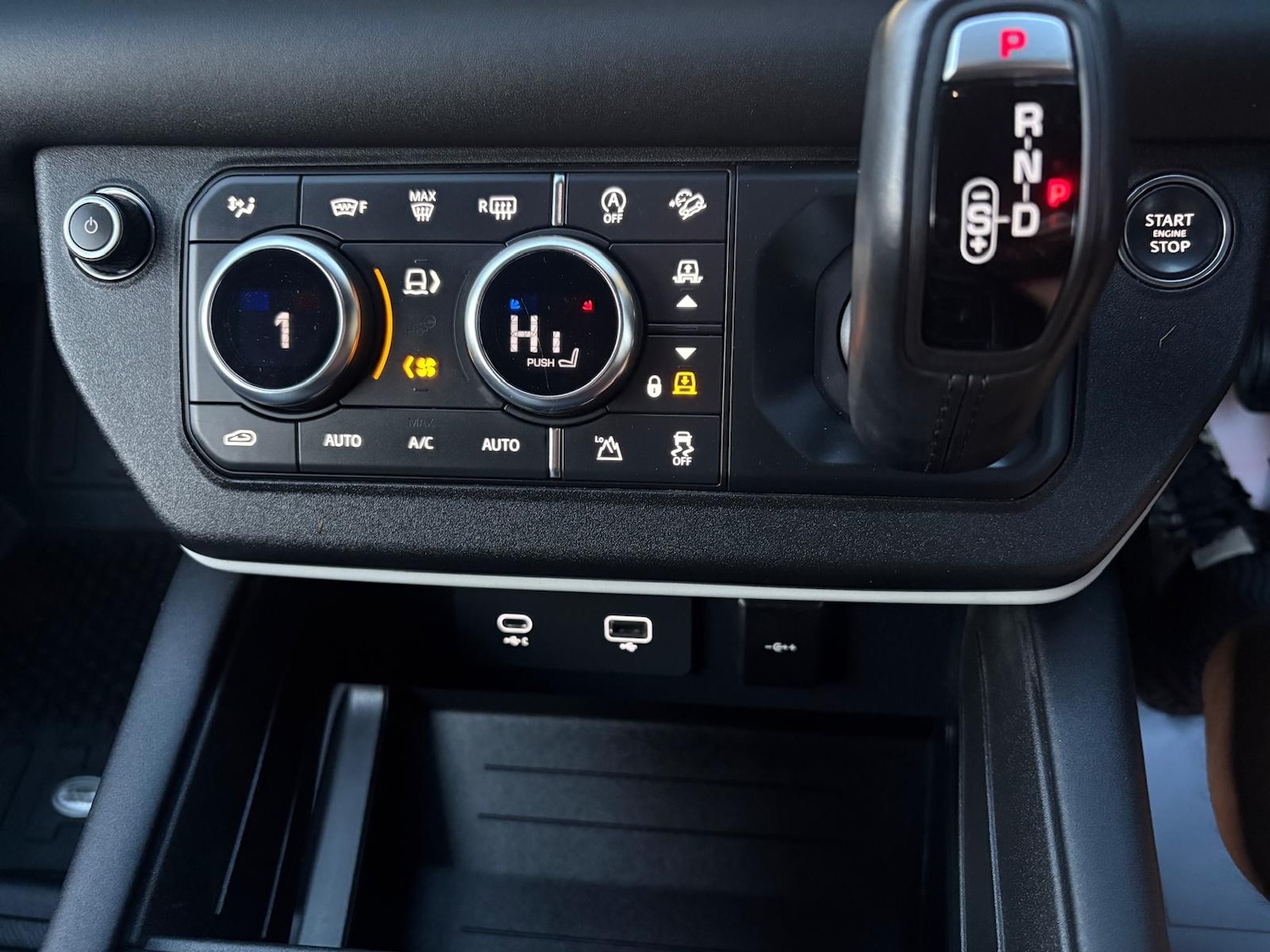 Used Land Rover Defender 2023 for sale - 77938272: Photo 23