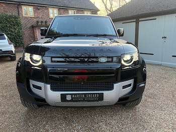 Used Land Rover Defender 2023 for sale - 77938272: Photo