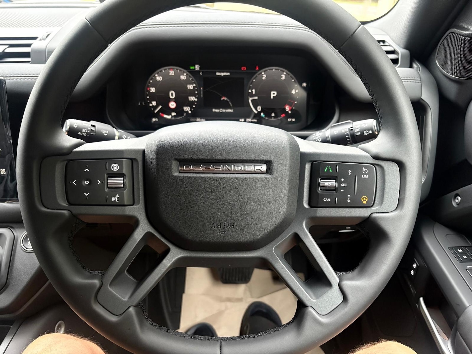 Used Land Rover Defender 2025 for sale - 76206266: Photo 15