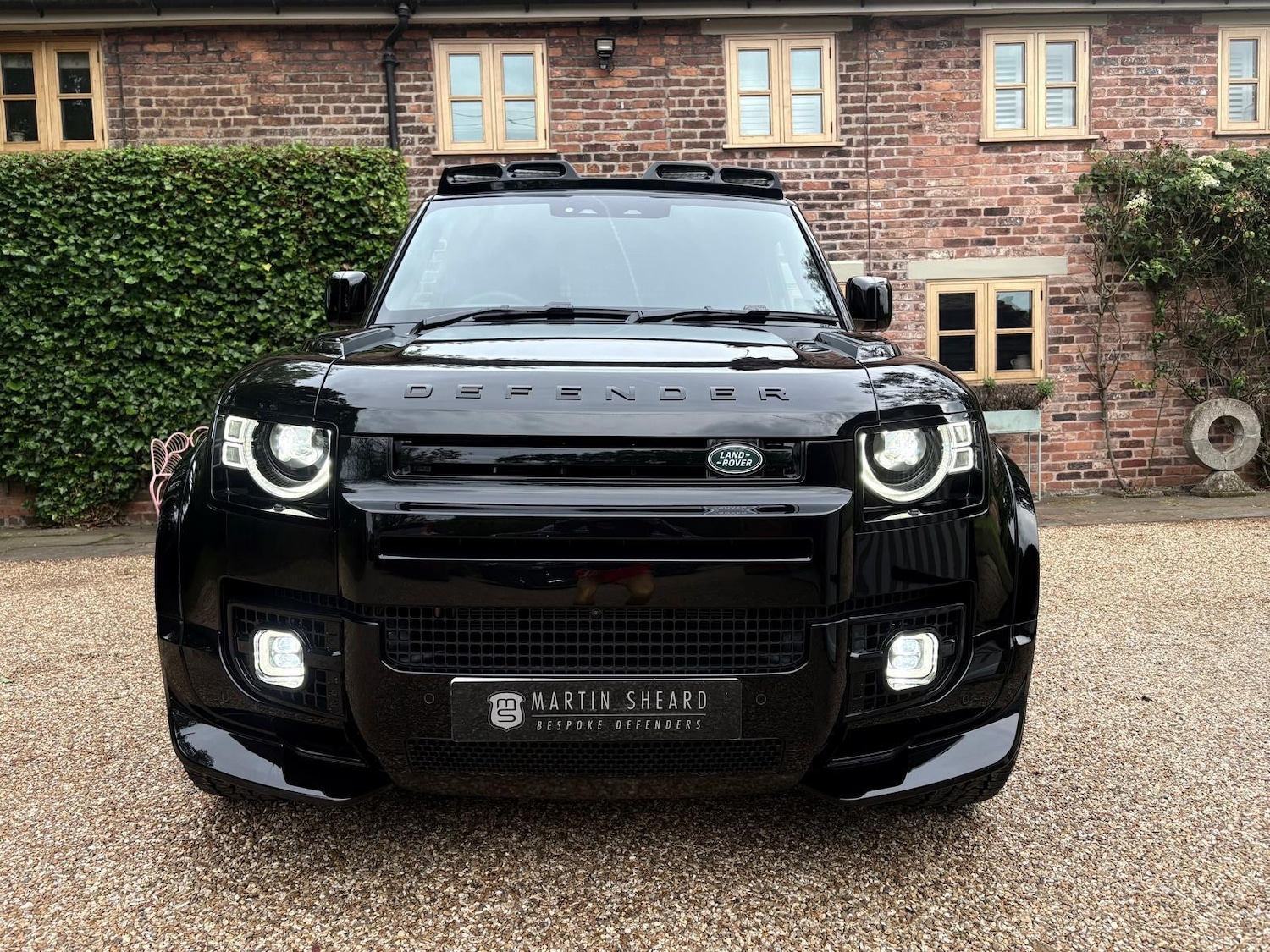 Used Land Rover Defender 2025 for sale - 76206266: Photo 2