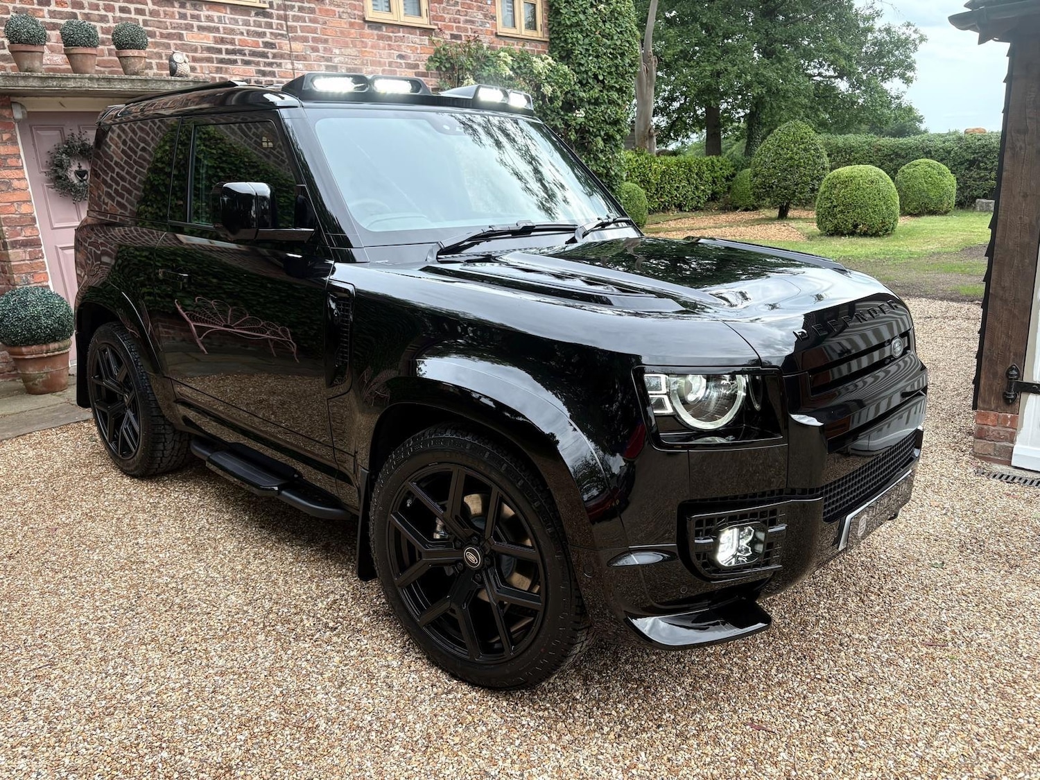 Used Land Rover Defender 2025 for sale - 76206266: Photo 3