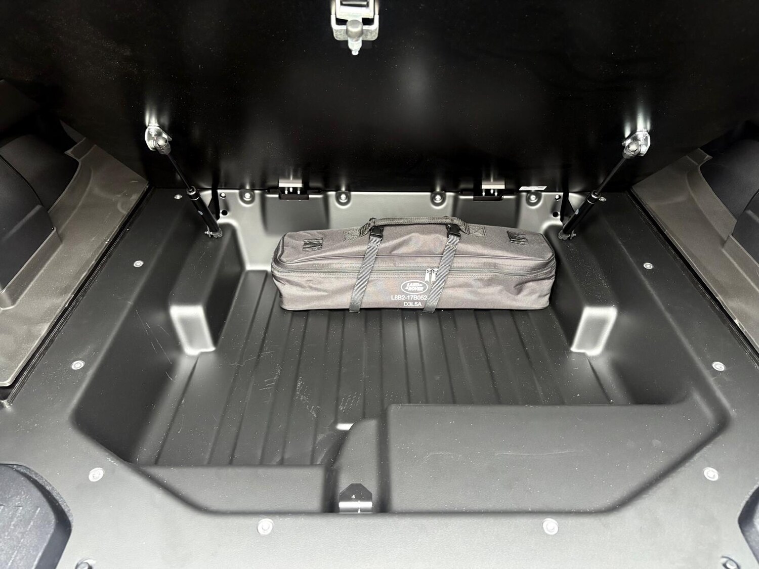 Used Land Rover Defender 2025 for sale - 76206266: Photo 33