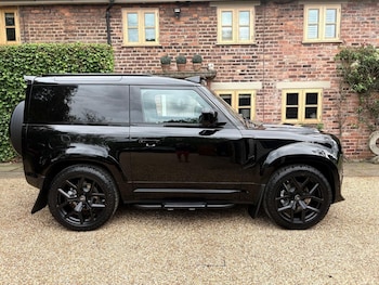 Used Land Rover Defender 2025 for sale - 76206266: Photo 4
