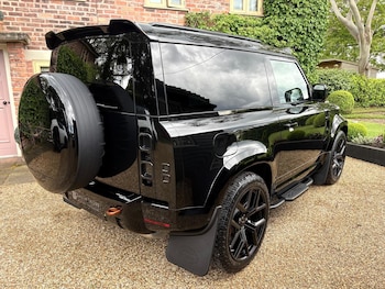 Used Land Rover Defender 2024 for sale - 78628894: Photo