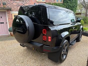 Used Land Rover Defender 2024 for sale - 78409808: Photo