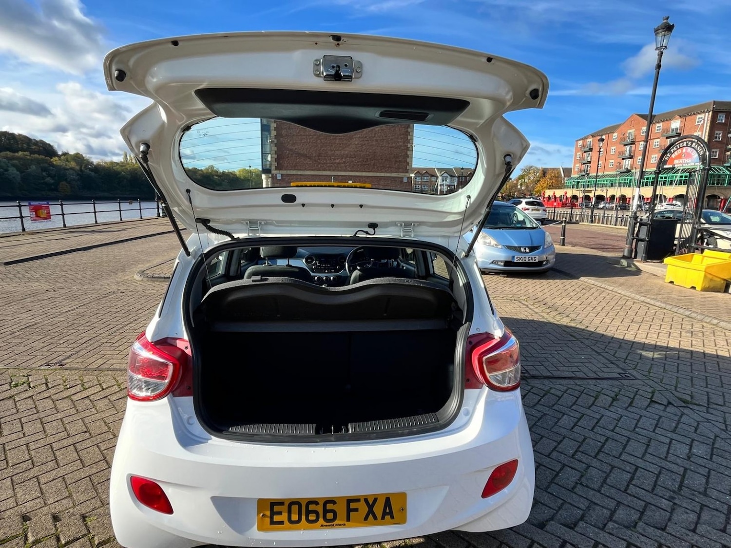 Used Hyundai i10 2016 for sale - 76769283: Photo 10