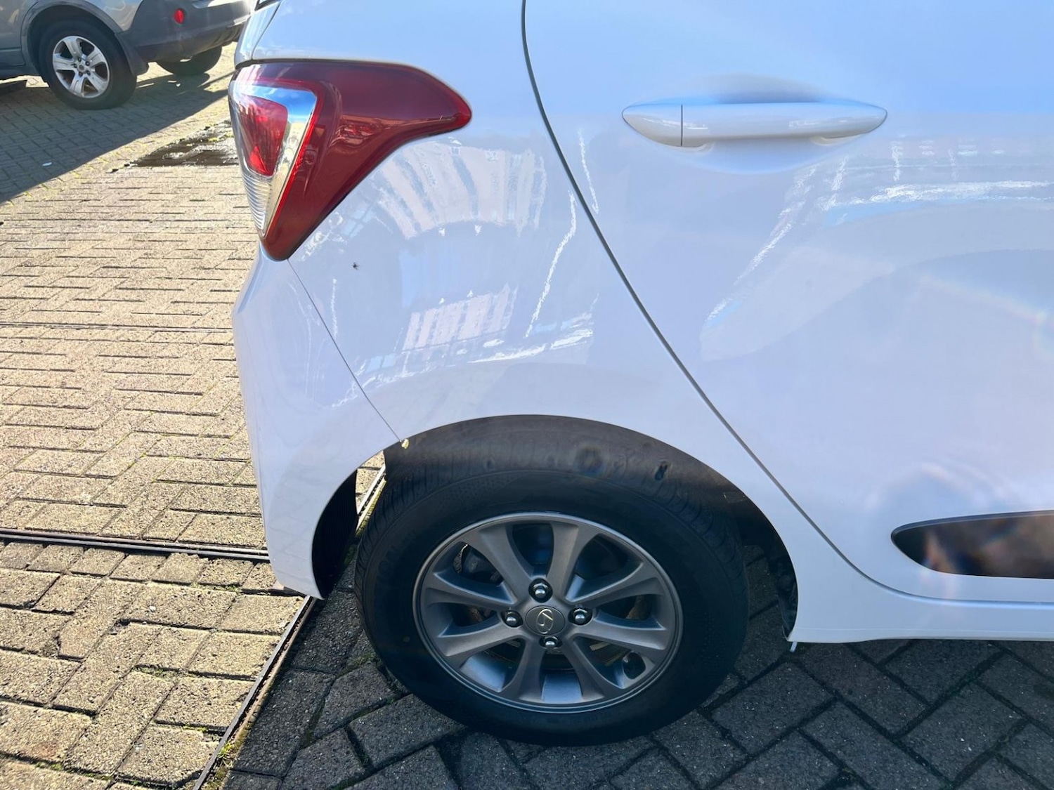 Used Hyundai i10 2016 for sale - 76769283: Photo 18