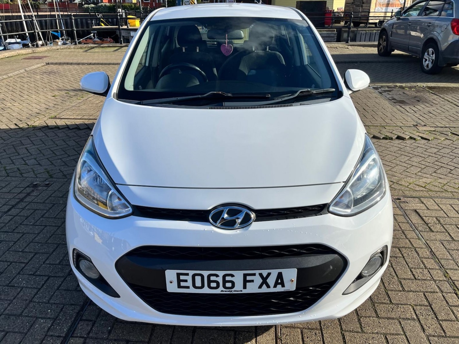 Used Hyundai i10 2016 for sale - 76769283: Photo 3