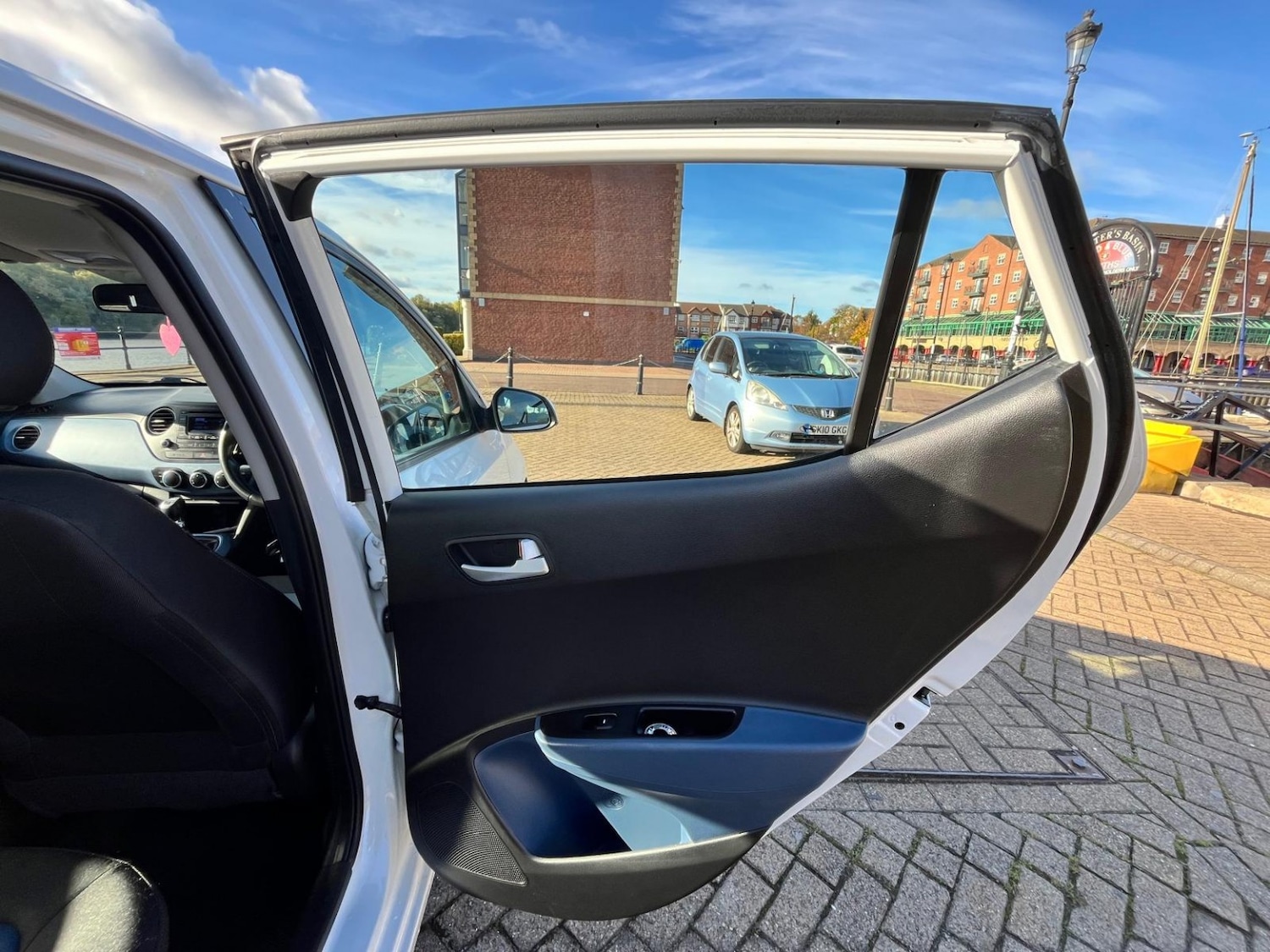 Used Hyundai i10 2016 for sale - 76769283: Photo 30