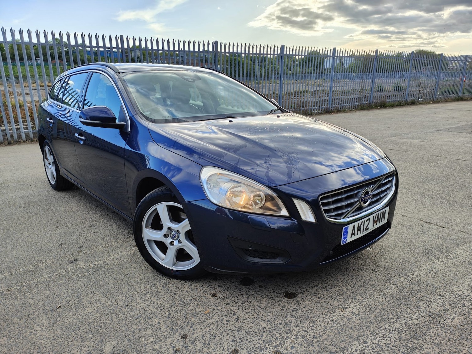 Used Volvo V60 2012 for sale - 76439929: Photo 1