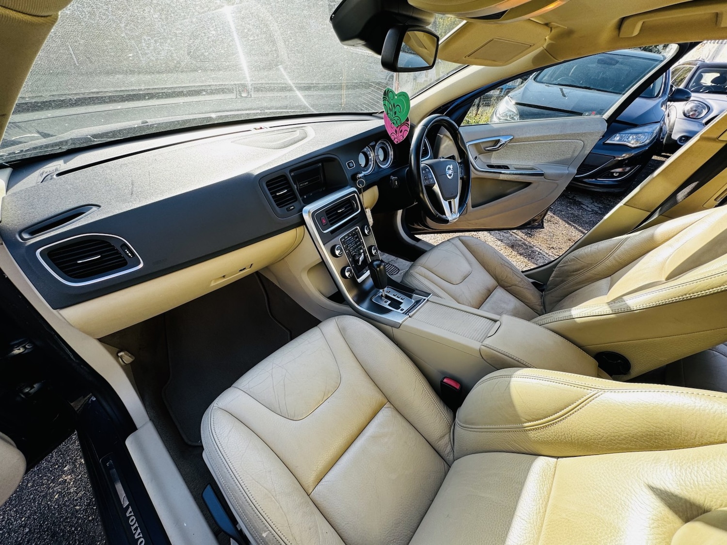 Used Volvo V60 2012 for sale - 76439929: Photo 12