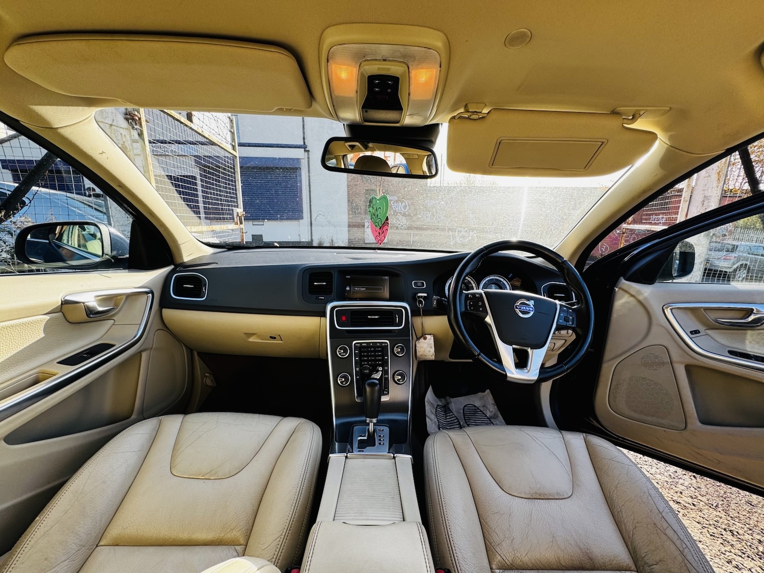 Used Volvo V60 2012 for sale - 76439929: Photo 13