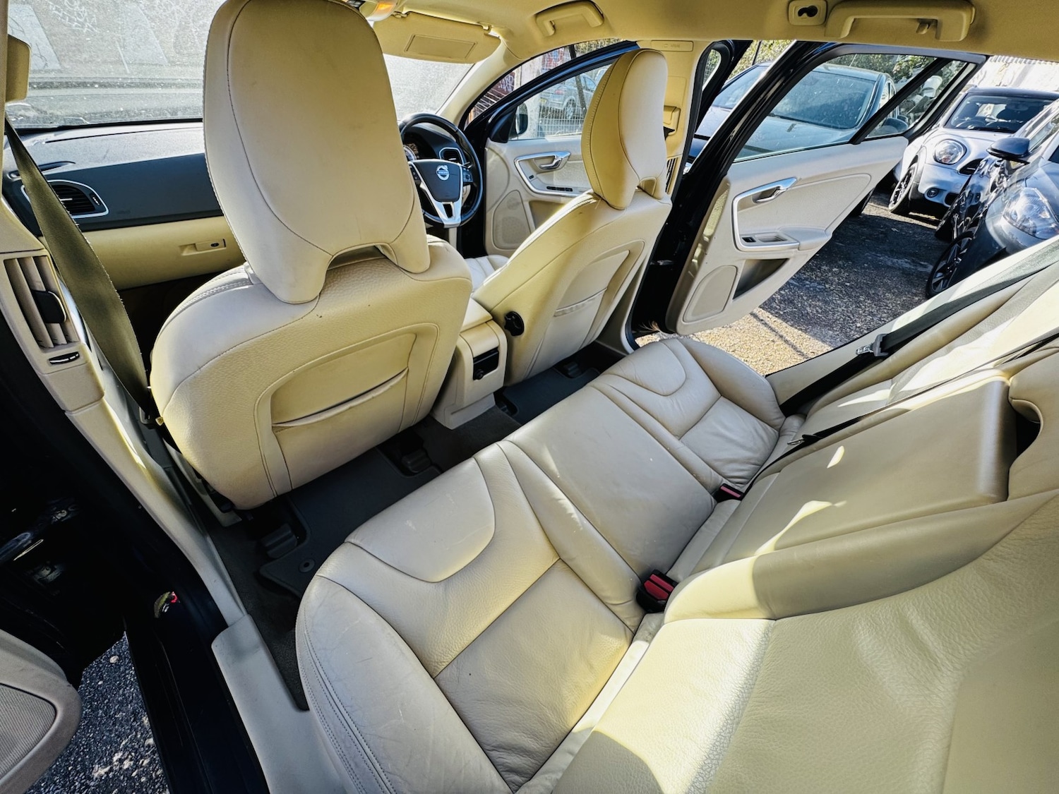 Used Volvo V60 2012 for sale - 76439929: Photo 14