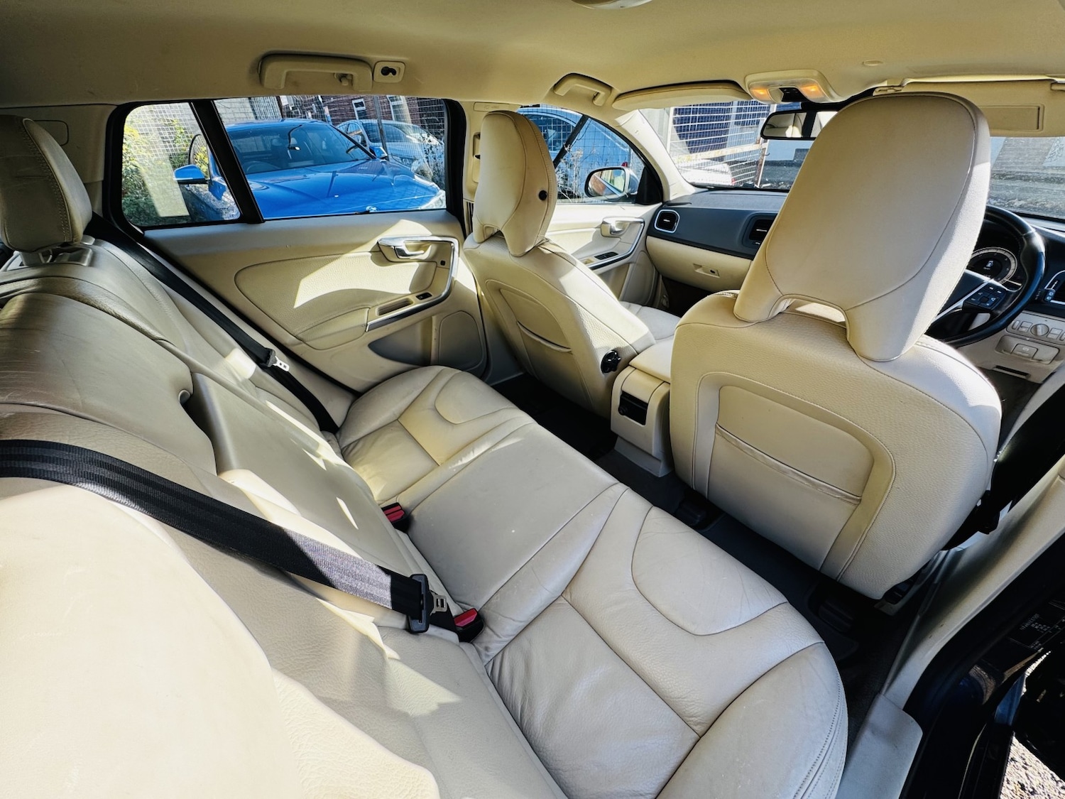 Used Volvo V60 2012 for sale - 76439929: Photo 16