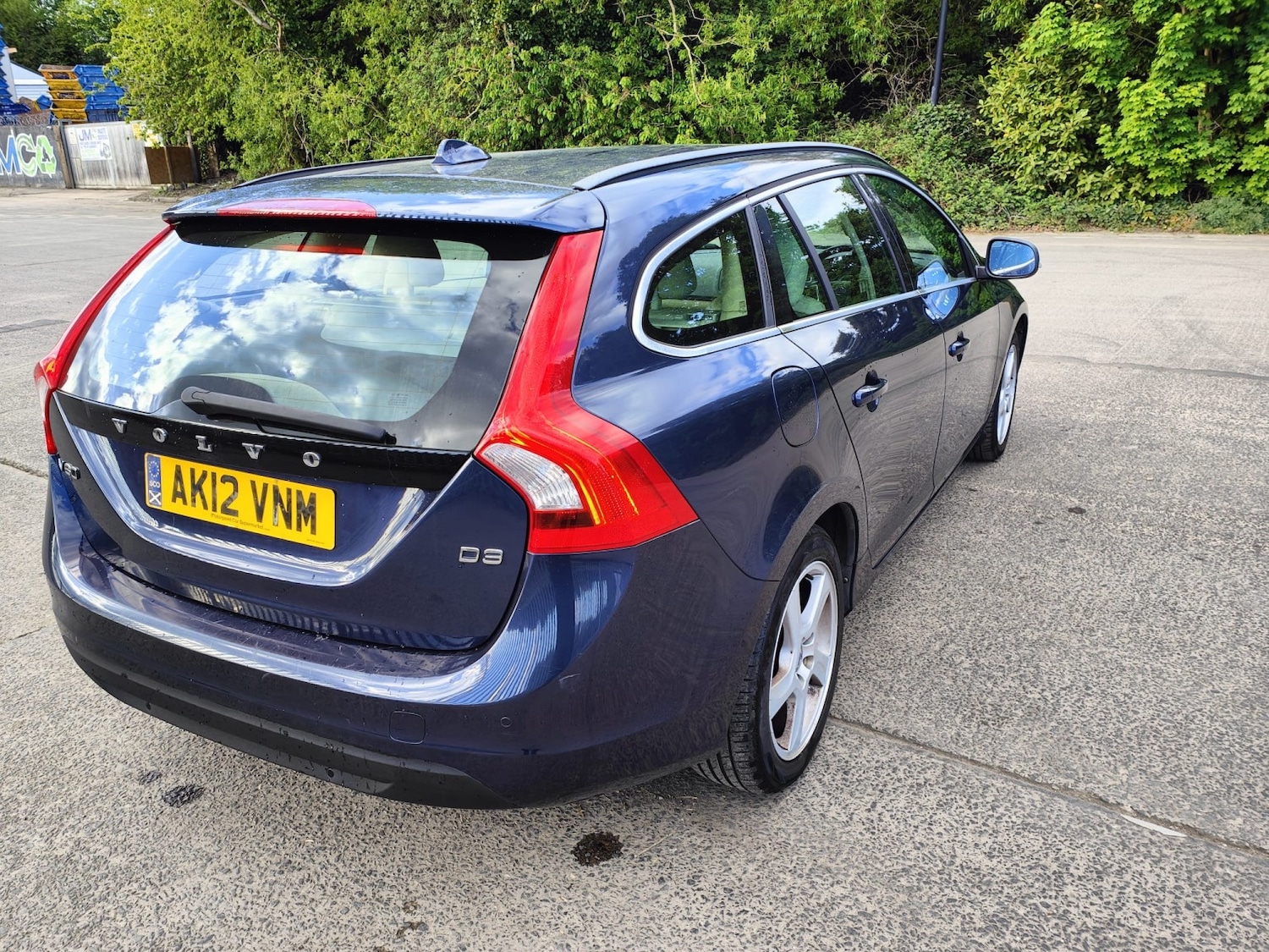 Used Volvo V60 2012 for sale - 76439929: Photo 4