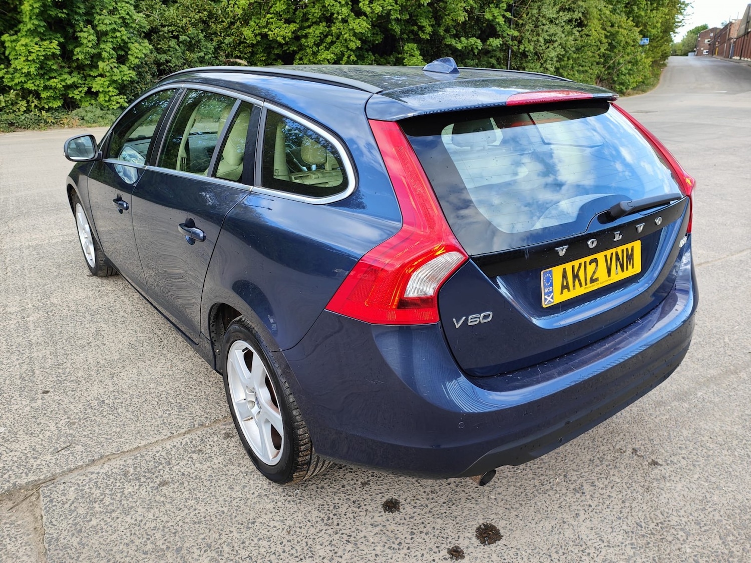 Used Volvo V60 2012 for sale - 76439929: Photo 6