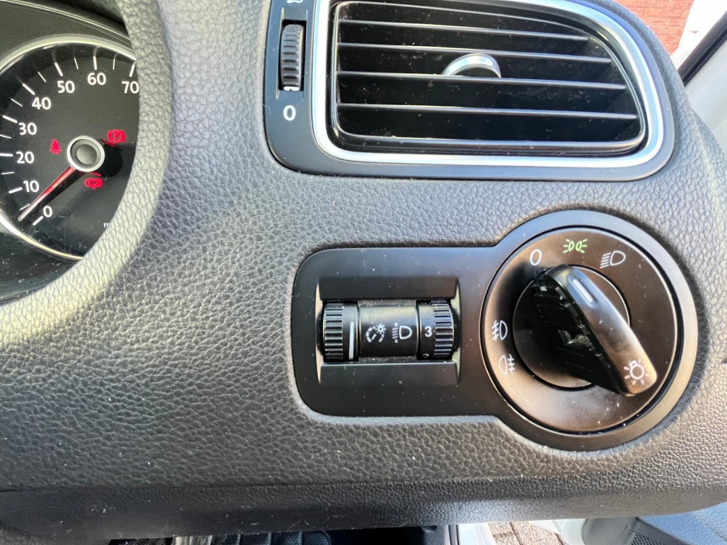 Used Volkswagen Polo 2011 for sale - 77065710: Photo 23