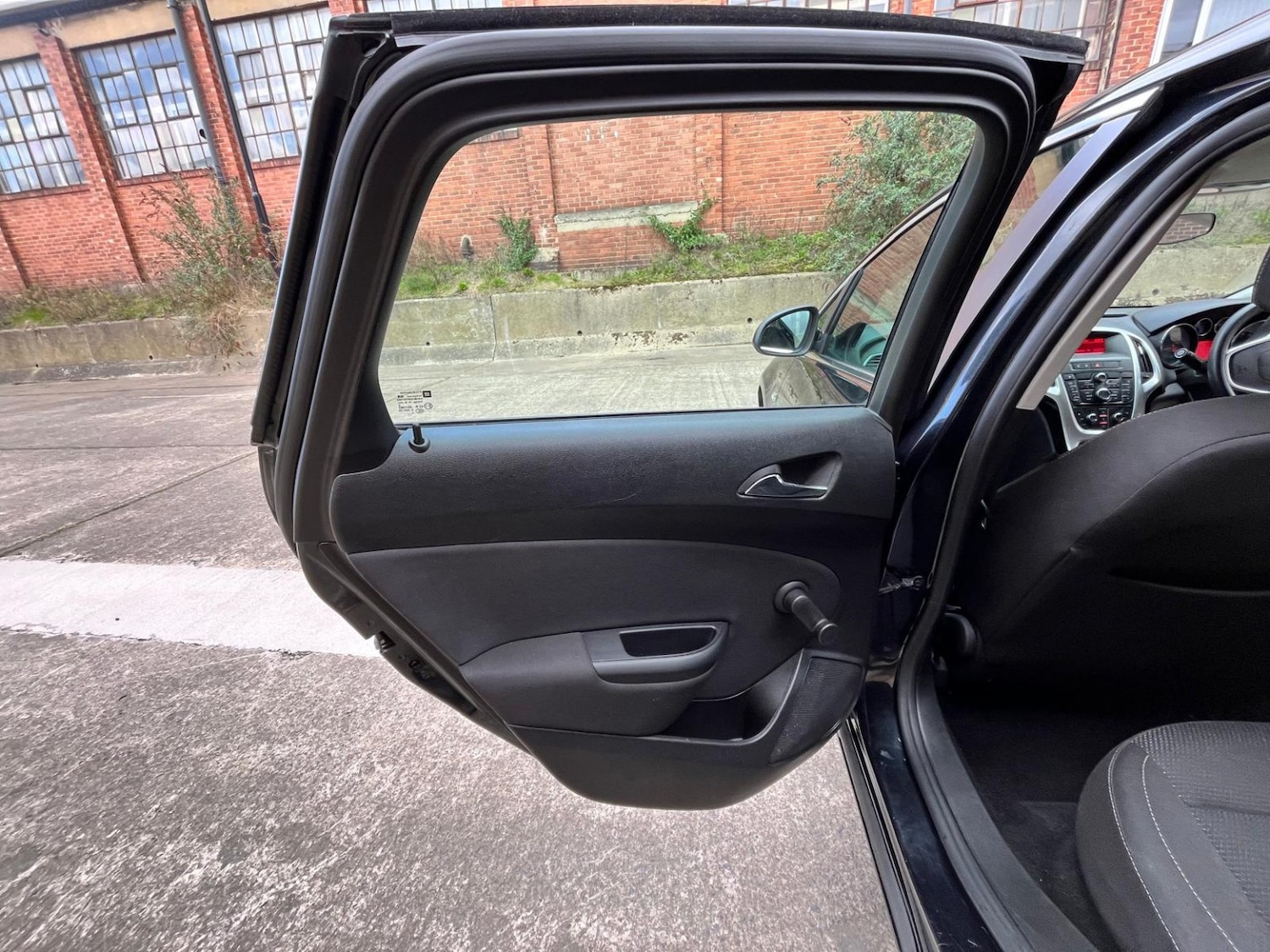 Used Vauxhall Astra 2013 for sale - 77836929: Photo 24