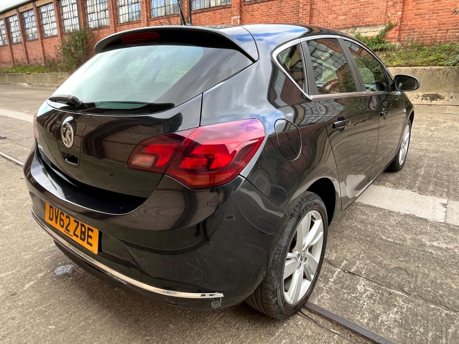 Used Vauxhall Astra 2013 for sale - 77836929: Photo 3