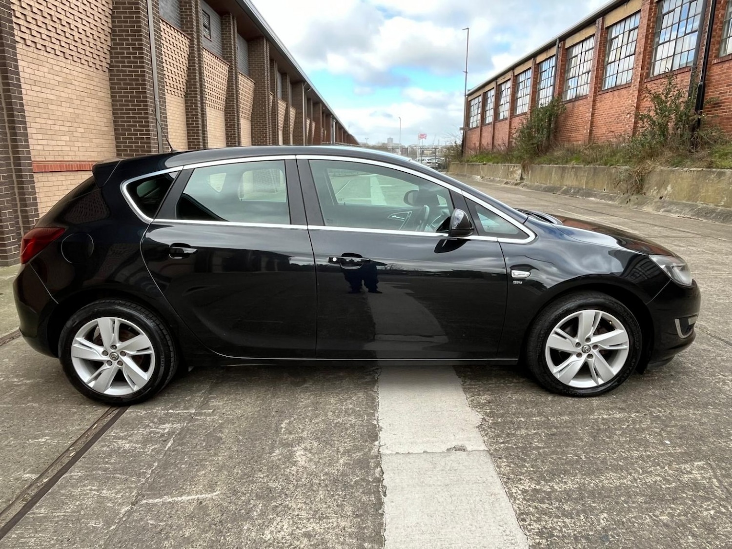 Used Vauxhall Astra 2013 for sale - 77836929: Photo 8