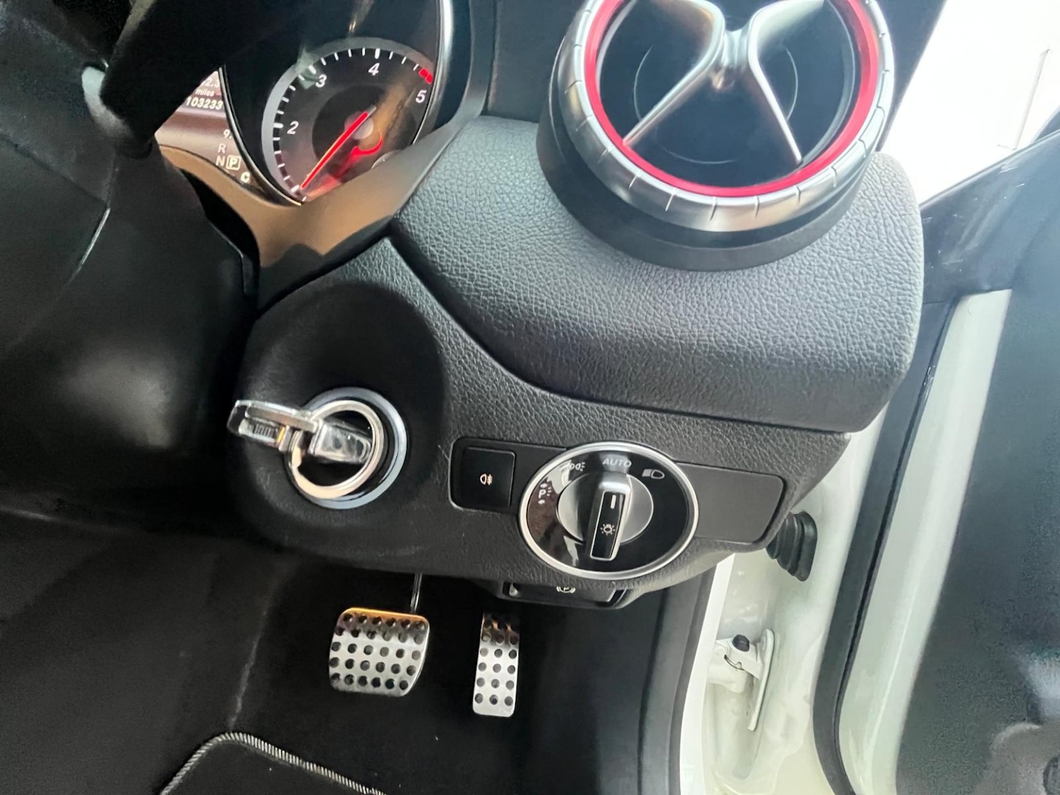 Used Mercedes-Benz CLA 2015 for sale - 76884926: Photo 30