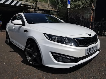 2012 - 1.7 CRDi 2 Luxe 4-Door