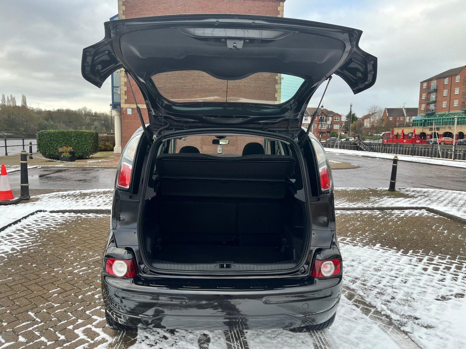 Used Citroen C3 Picasso 2009 for sale - 76643299: Photo 15