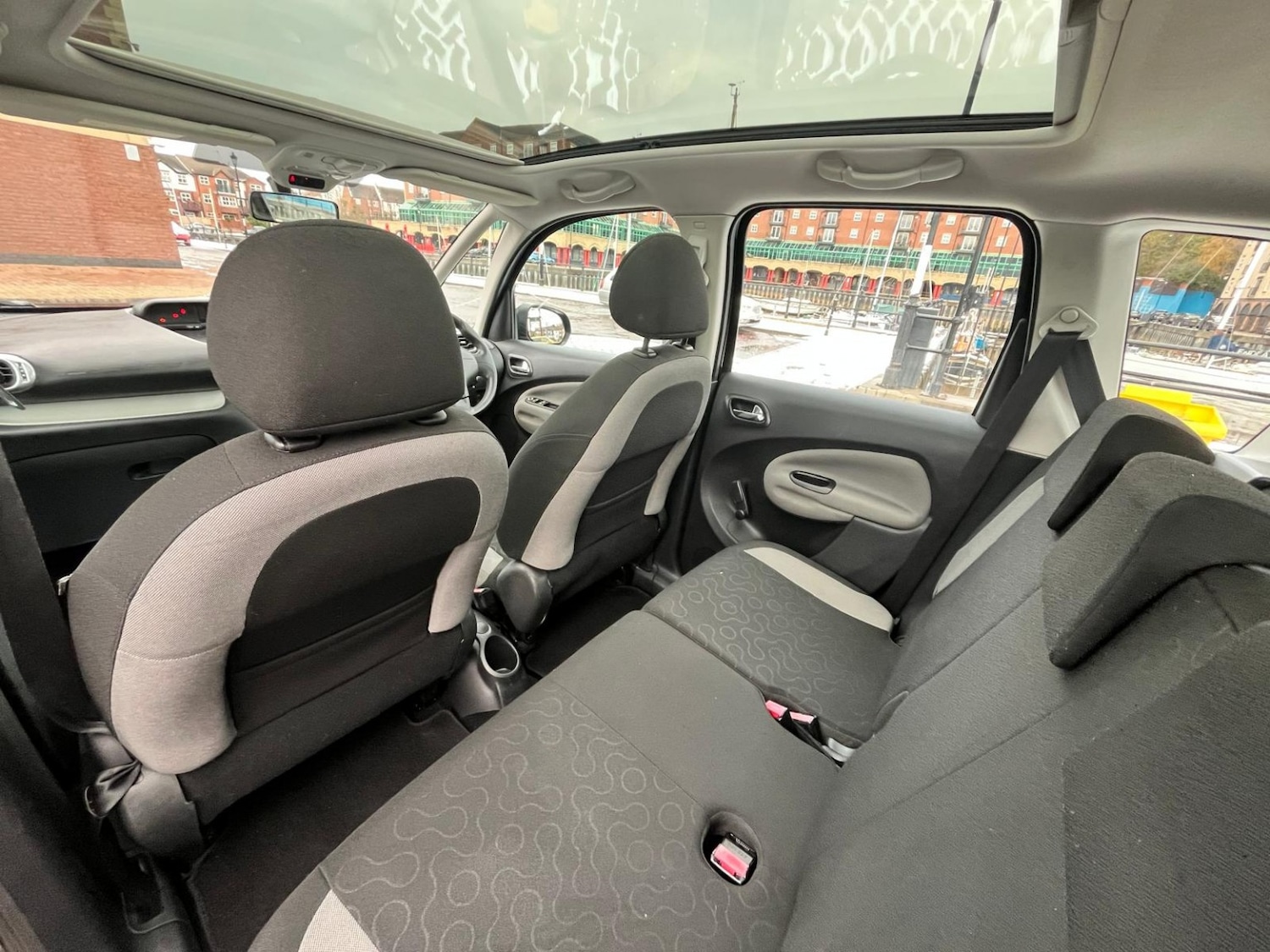 Used Citroen C3 Picasso 2009 for sale - 76643299: Photo 18