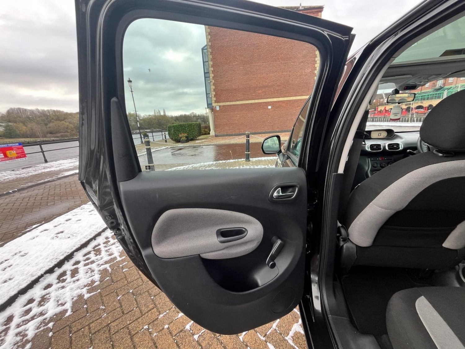 Used Citroen C3 Picasso 2009 for sale - 76643299: Photo 21