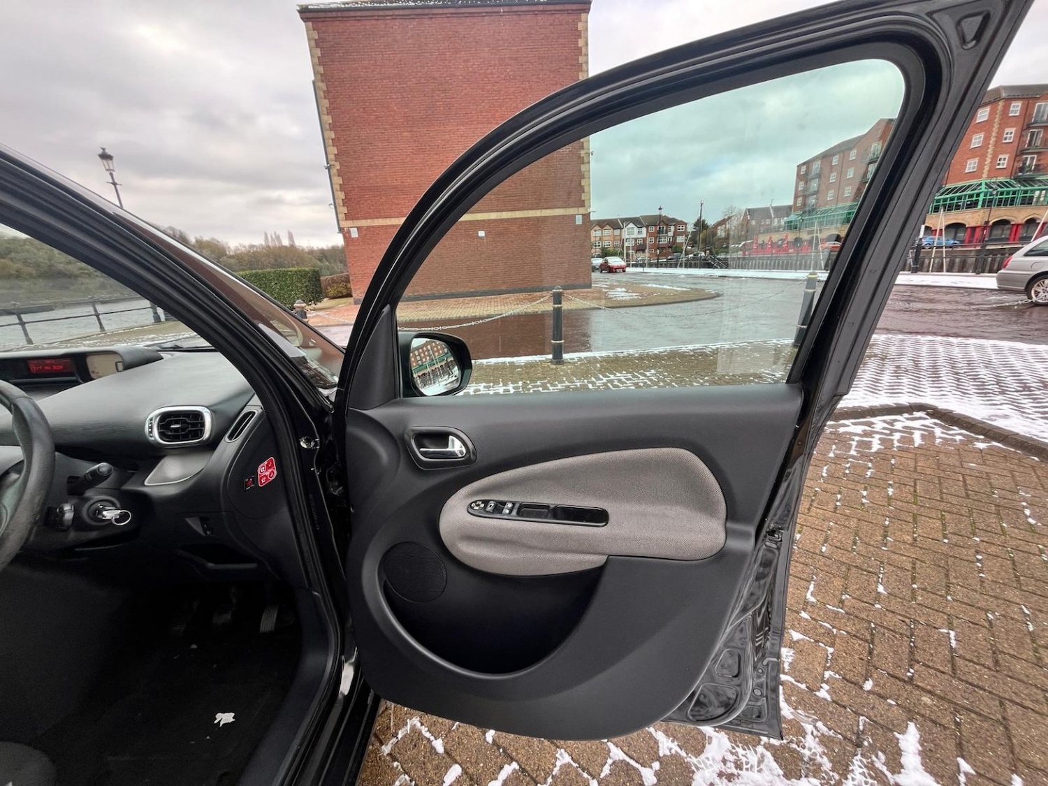 Used Citroen C3 Picasso 2009 for sale - 76643299: Photo 23