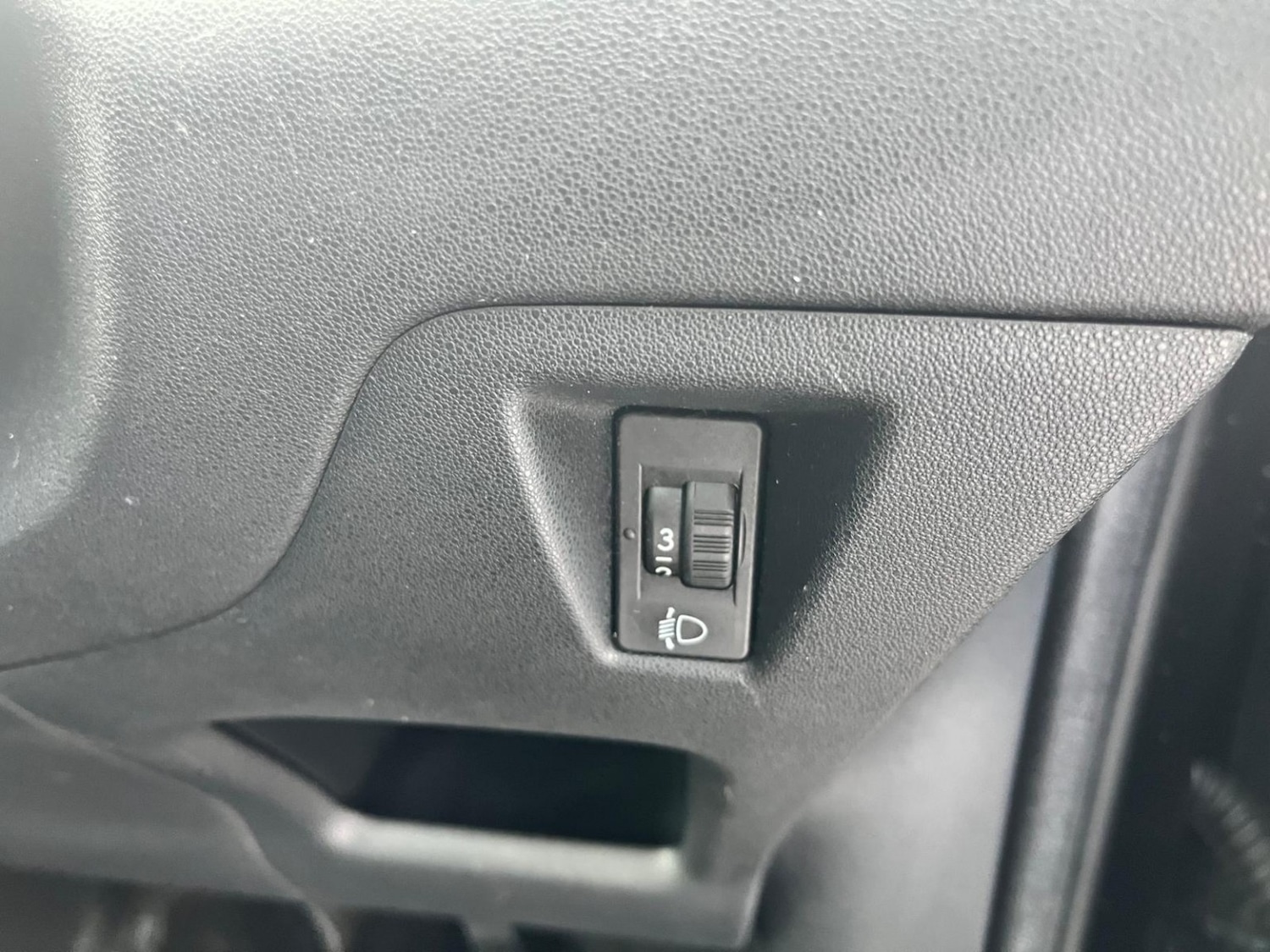 Used Citroen C3 Picasso 2009 for sale - 76643299: Photo 31