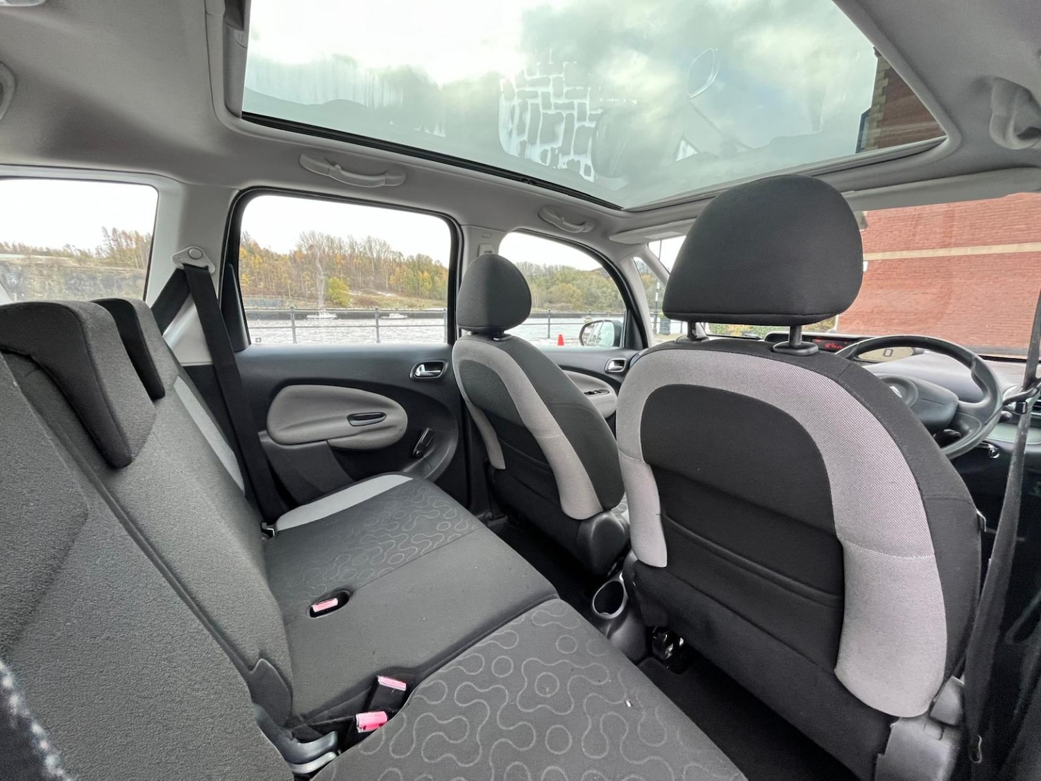 Used Citroen C3 Picasso 2009 for sale - 76643299: Photo 33