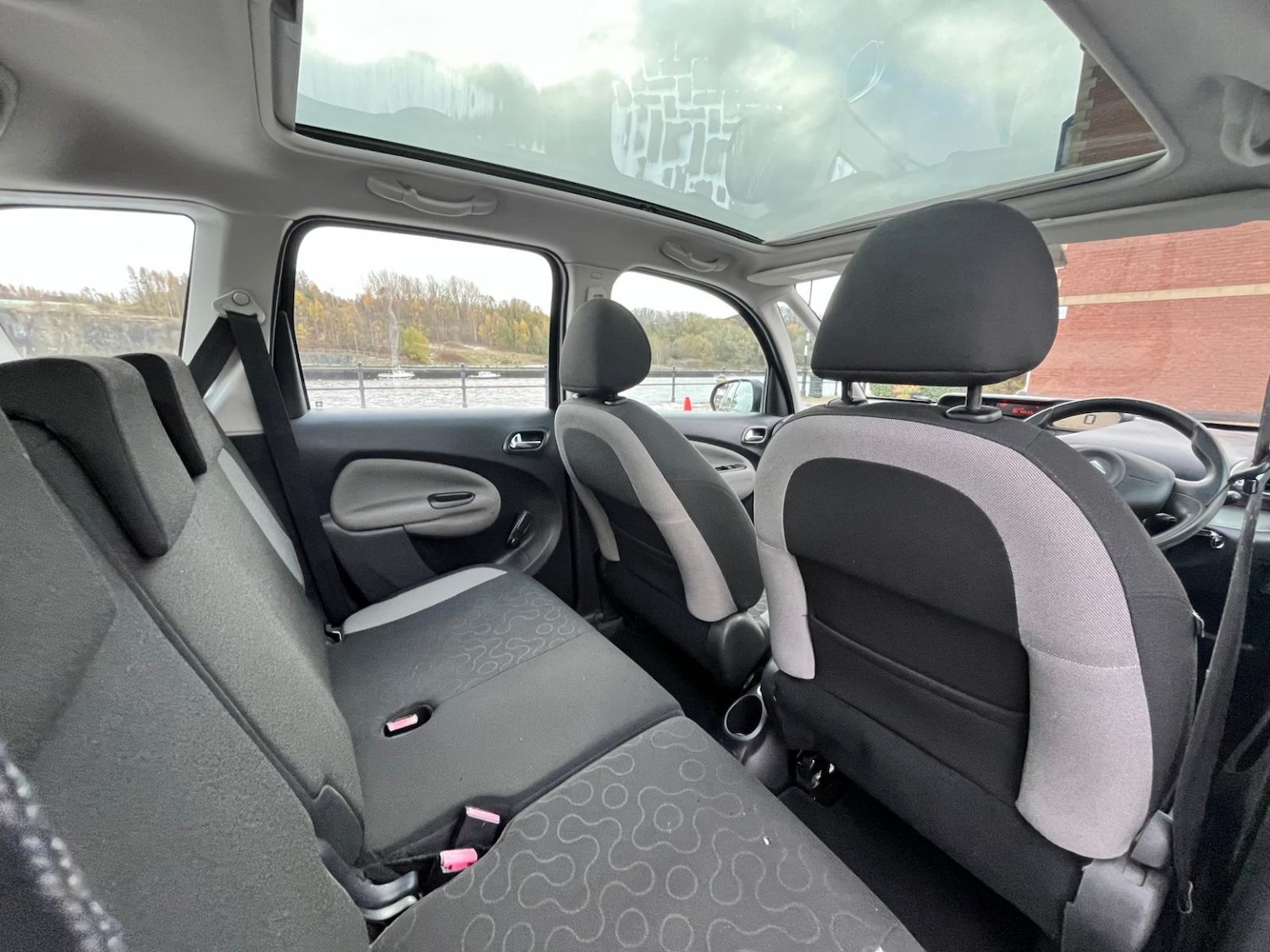 Used Citroen C3 Picasso 2009 for sale - 76643299: Photo 34