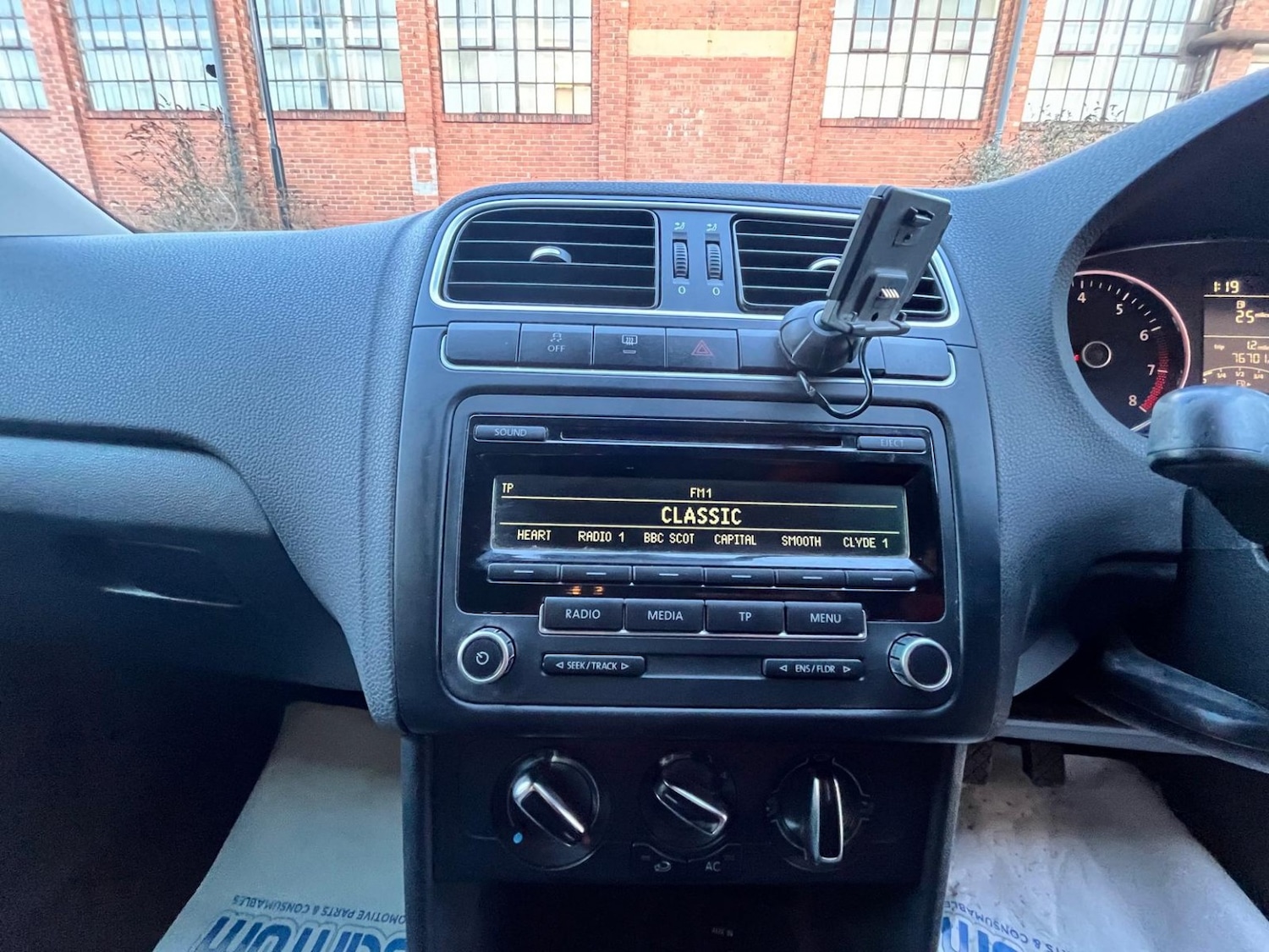 Used Volkswagen Polo 2013 for sale - 78077823: Photo 25