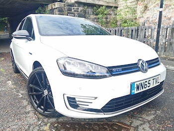 Volkswagen - Golf