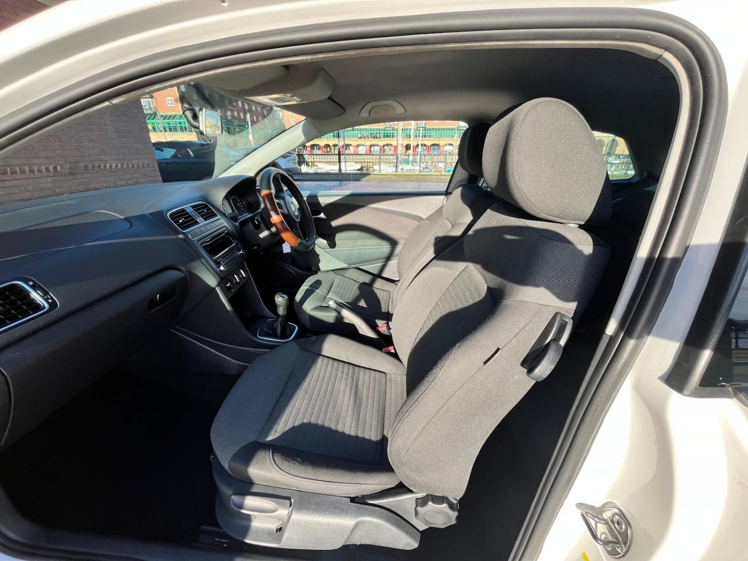 Used Volkswagen Polo 2011 for sale - 76631483: Photo 13