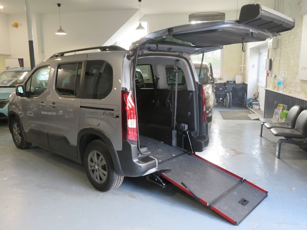 Used Peugeot Rifter 2023 for sale - 75639929: Photo 1