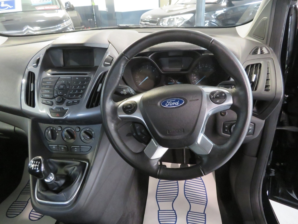 Used Ford Grand Tourneo Connect 2017 for sale - 77433900: Photo 16