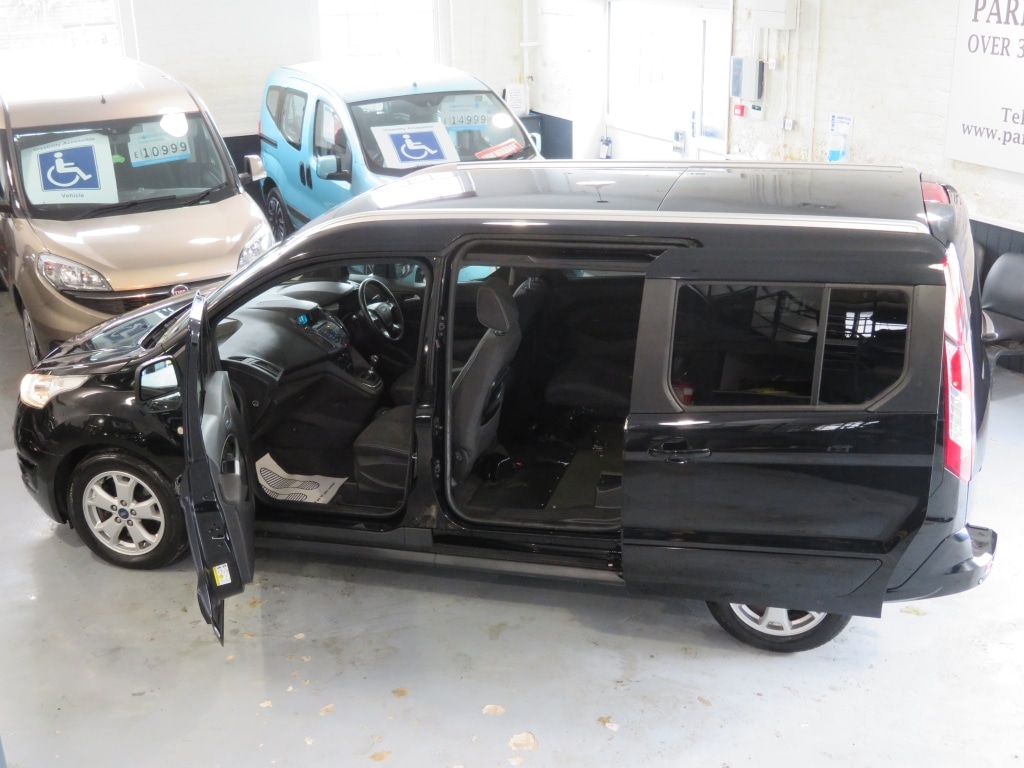 Used Ford Grand Tourneo Connect 2017 for sale - 77433900: Photo 19