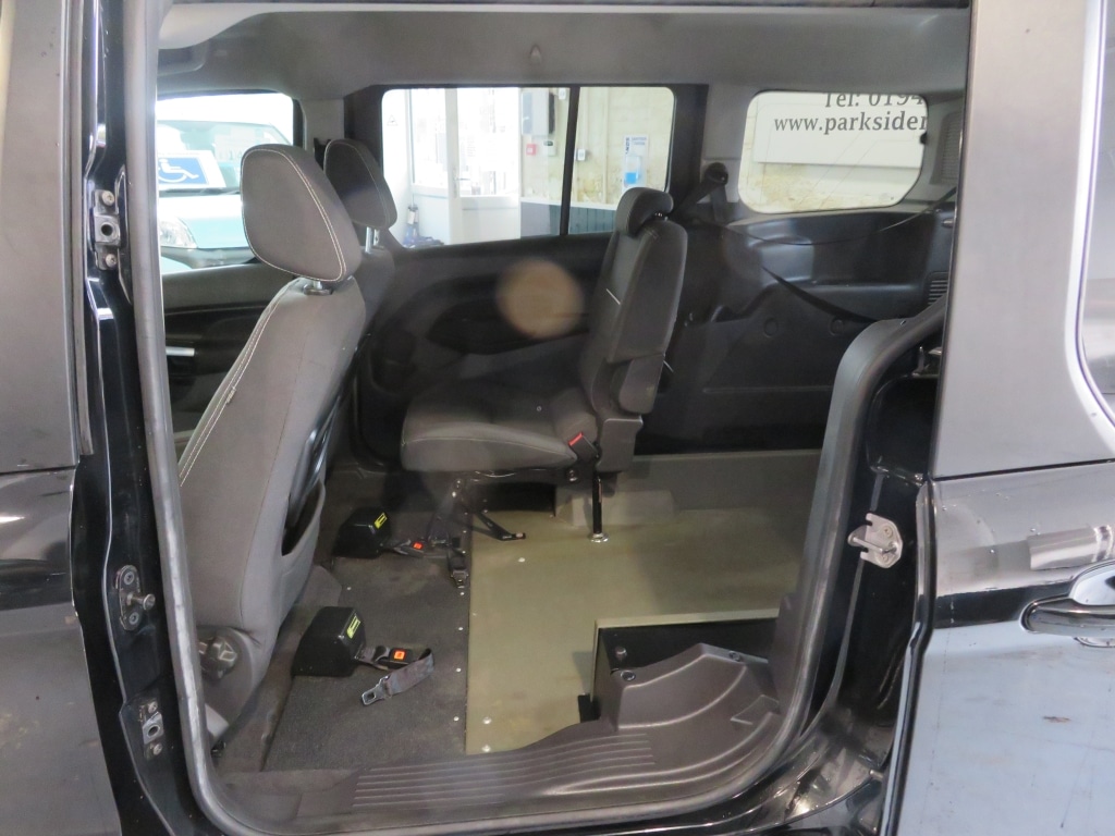 Used Ford Grand Tourneo Connect 2017 for sale - 77433900: Photo 8