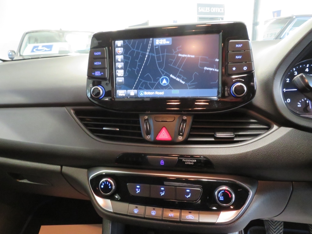 Used Hyundai i30 2018 for sale - 76631082: Photo 12