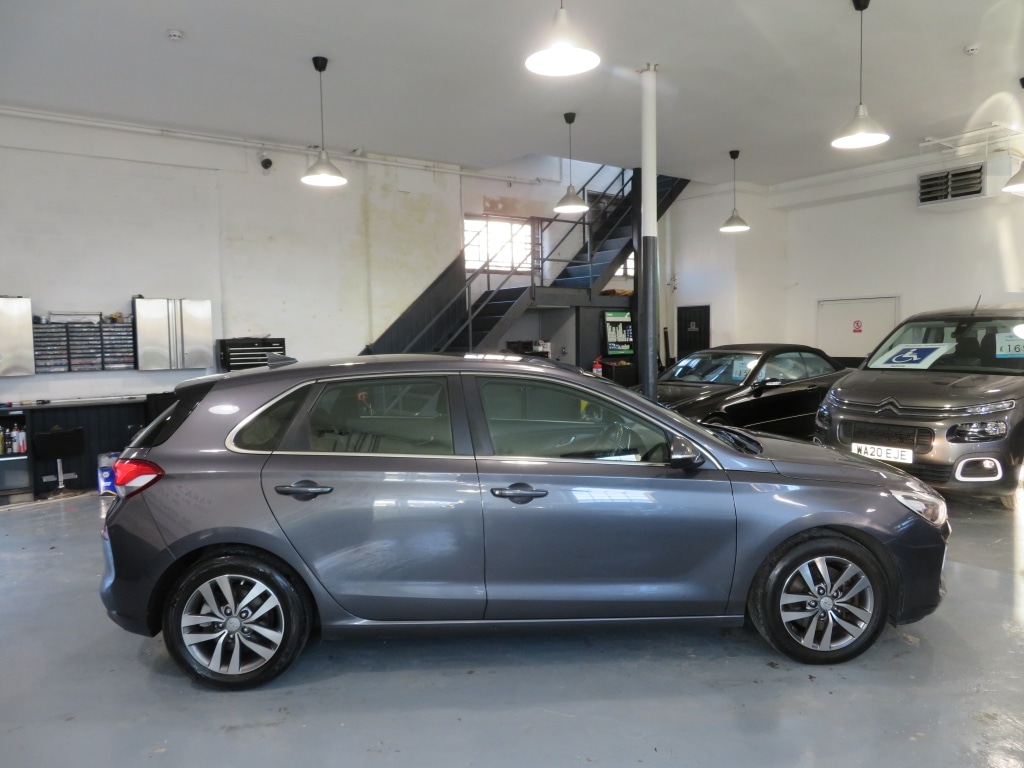 Used Hyundai i30 2018 for sale - 76631082: Photo 17