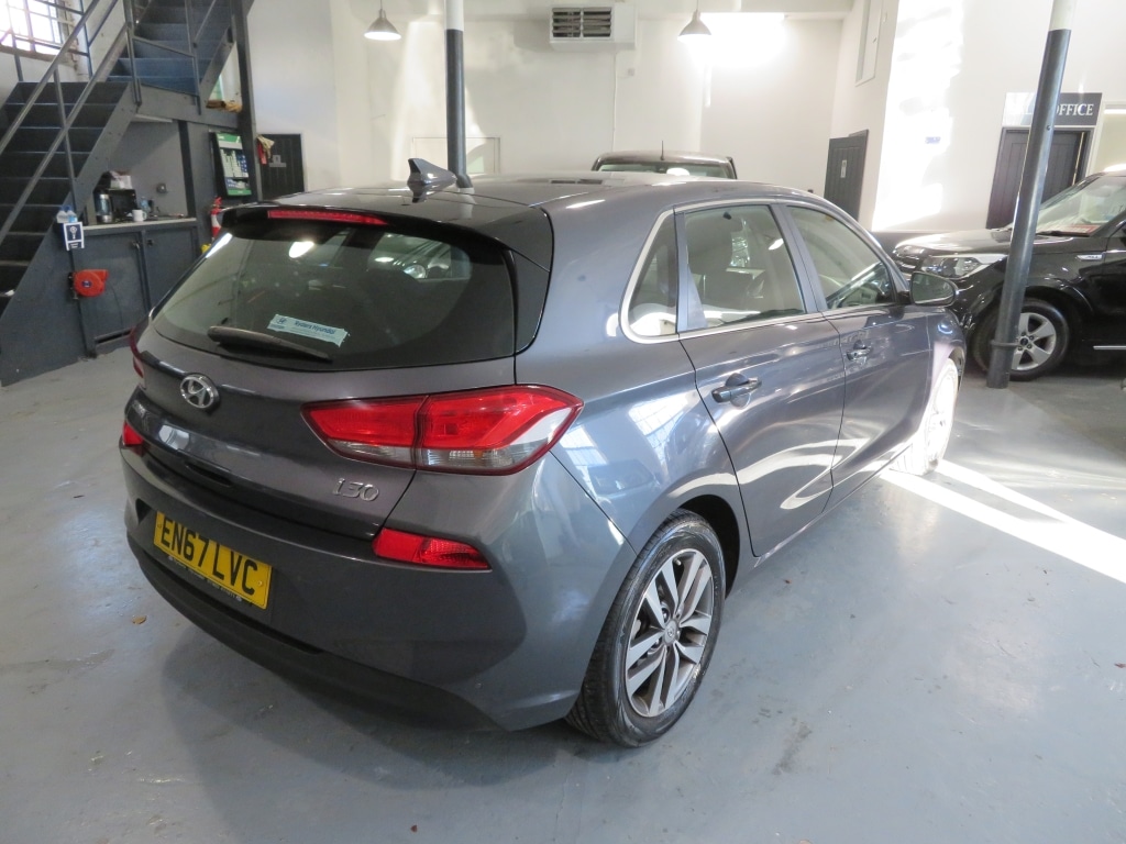 Used Hyundai i30 2018 for sale - 76631082: Photo 7