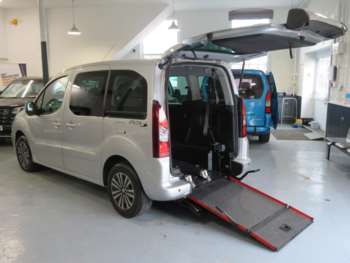 2018 (68) - 1.6 HORIZON RE 5DR Semi Automatic wheelchair disabled access car di